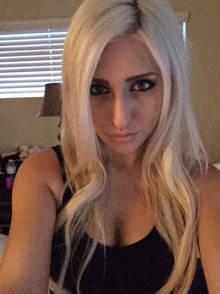Xandra Sixx