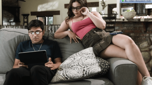 Azgın ve Dolgun Üvey Kardeşim Türkçe Altyazılı Porno