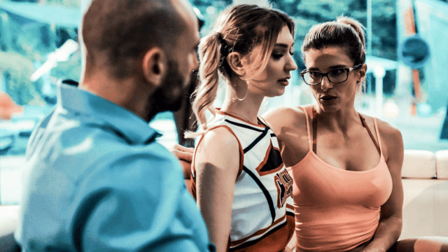 Üvey Anne ve Babasının Arasında Kalan Tazecik Altyazılı Porno